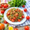 Чечевичный салат с помидорами и зеленью.